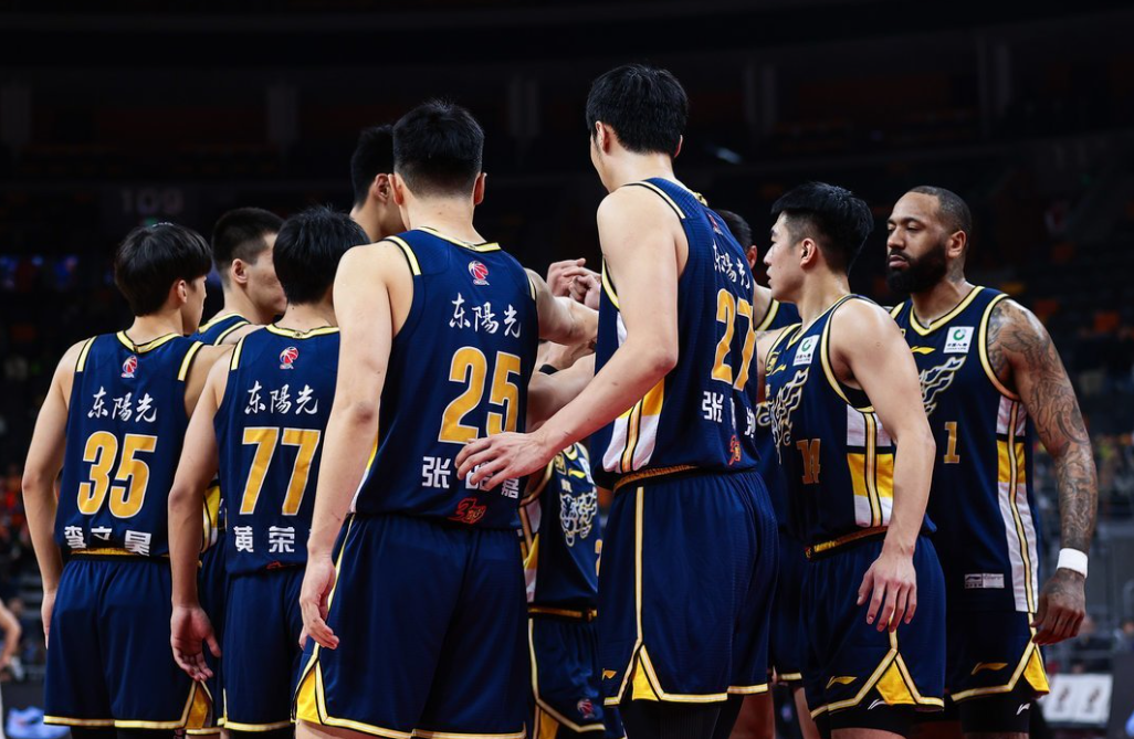 羽毛球赛场再起风云:闽南青龙队读秒绝平东海火狐队,新援首秀制胜锋线火力回暖的简单介绍 羽毛球赛场再起风云:闽南青龙队读秒绝平东海火狐队,新援首秀制胜锋线火力回暖的简单介绍